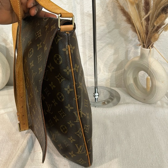Authentic Louis Vuitton Musette shoulder bag M51256 Monogram Brown - Picture 4 of 13